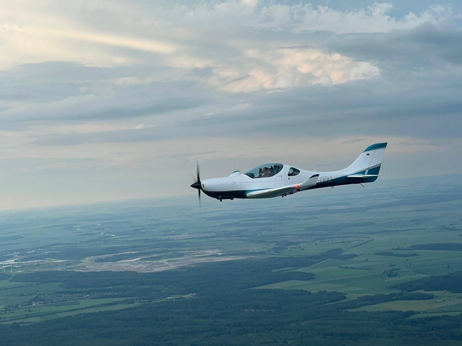 2022 Aerospool WT-9 Dynamic RG, photo 1