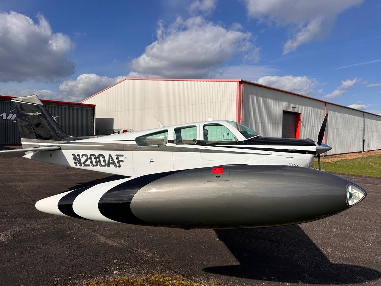 1991 Beechcraft Beech 33 Bonanza F33A, photo 2