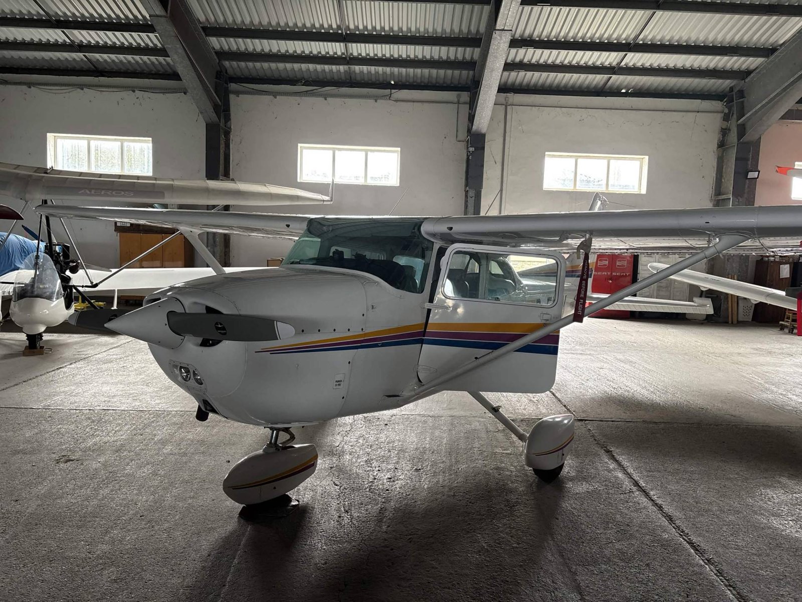 1979 Cessna 172 Skyhawk N, photo 2