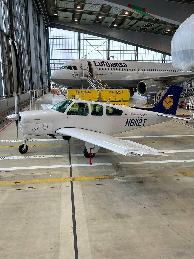 1990 Beechcraft Beech 33 Bonanza F33A, photo 2