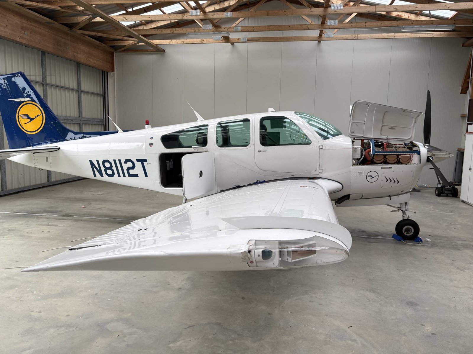 1990 Beechcraft Beech 33 Bonanza F33A, photo 3