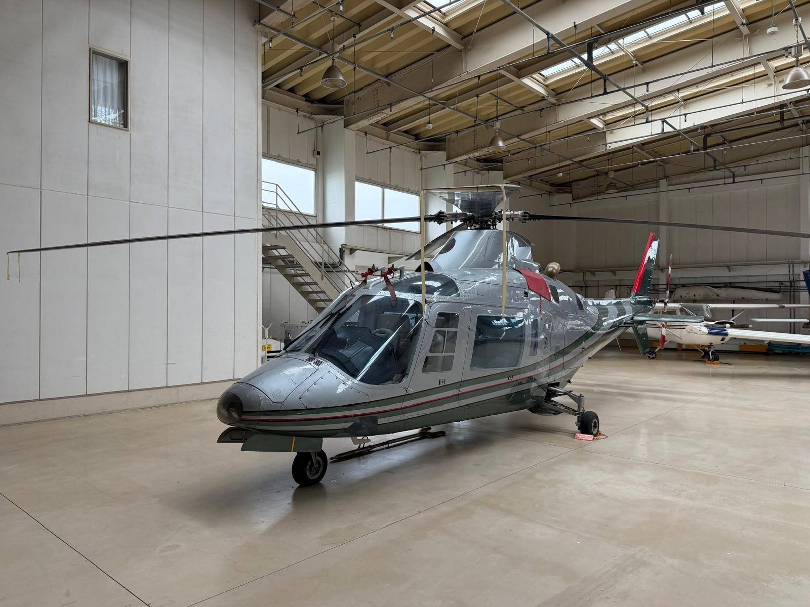 1987 Agusta A-109 A II, photo 2