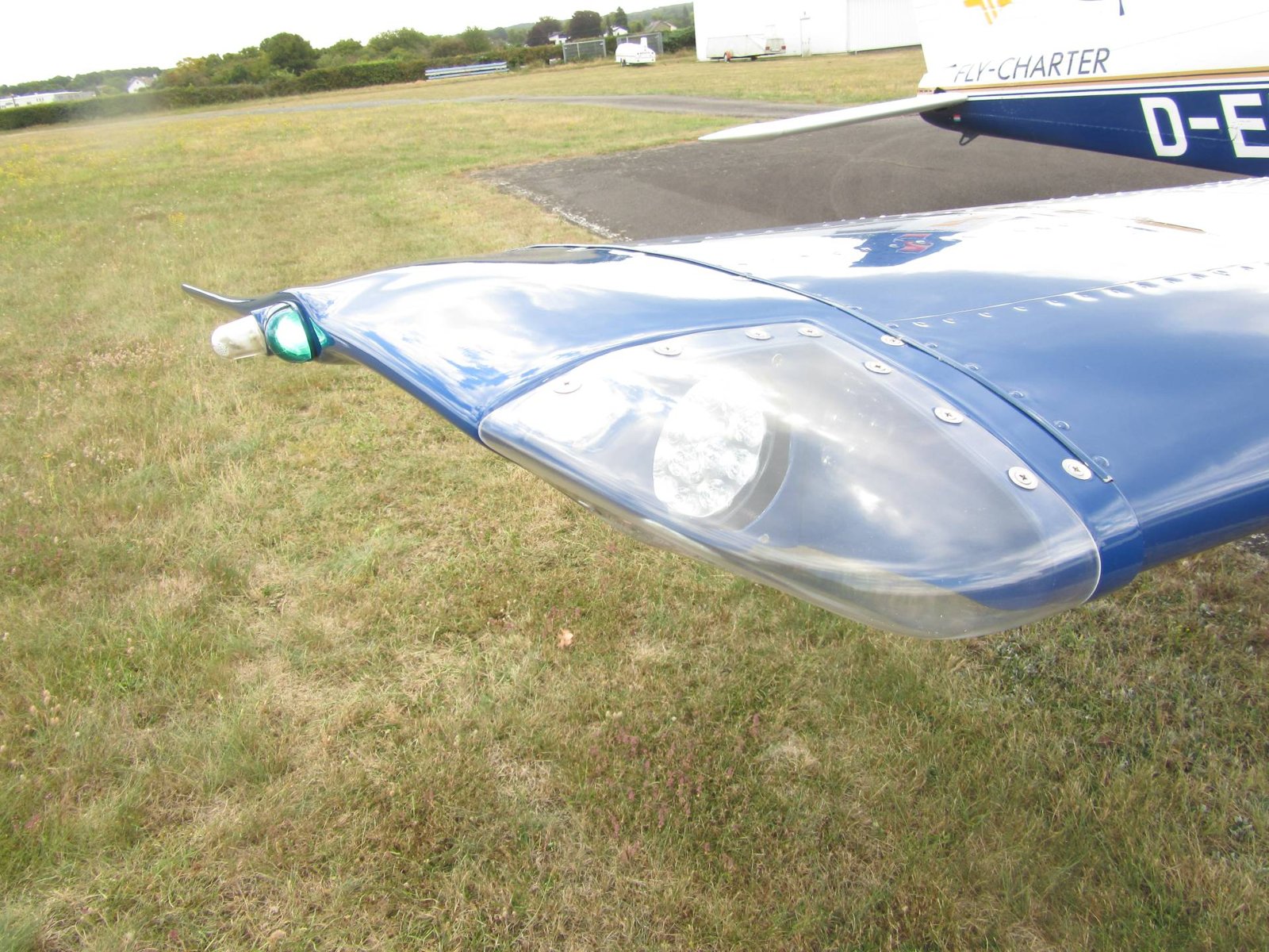 1981 Piper PA-28-181 Archer II, photo 2