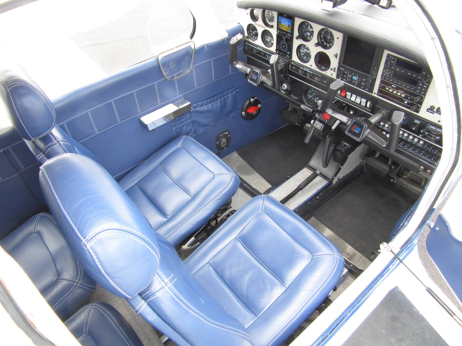 1981 Piper PA-28-181 Archer II, photo 3